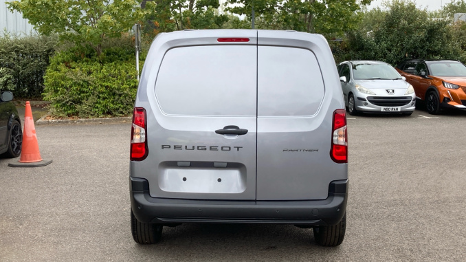 Peugeot Partner M Diesel 1.5 BlueHDi 100 Professional Plus Van - Image 11